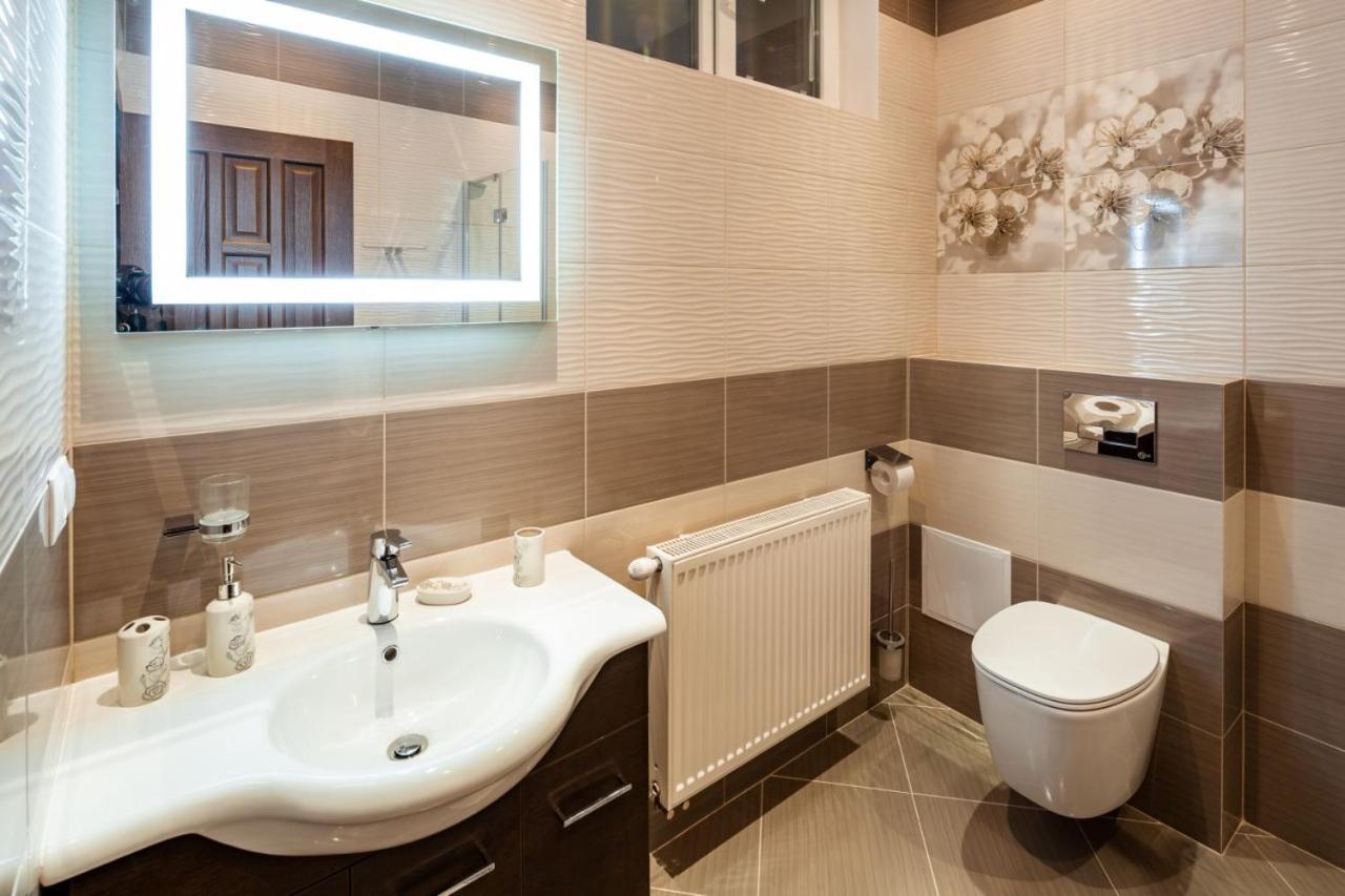 Alfa Apartments Svobody 31 Lwów Zewnętrze zdjęcie